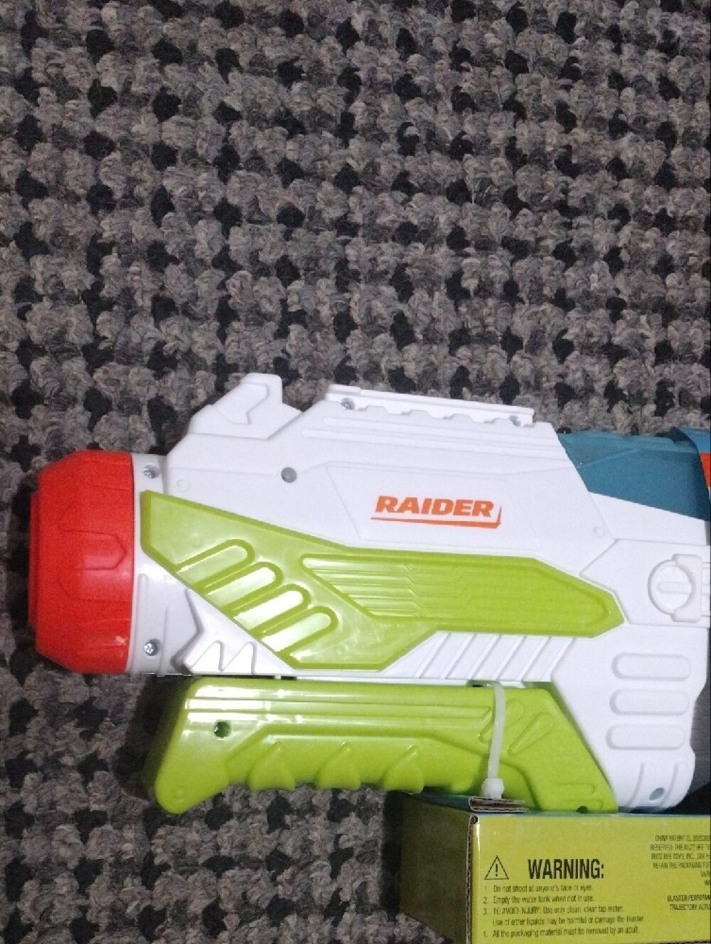 Raider Adjustable Nozzle Water Blaster - White, Green, Blue - Picture 2 of 6